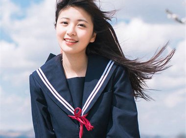 日本男性喜欢女高中生的五大理由之一水手服